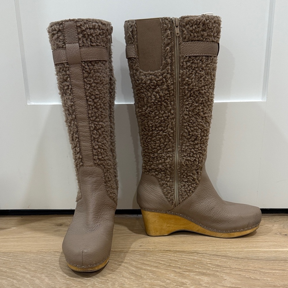 Kelsi Dagger Taupe Shearling Winter Boots